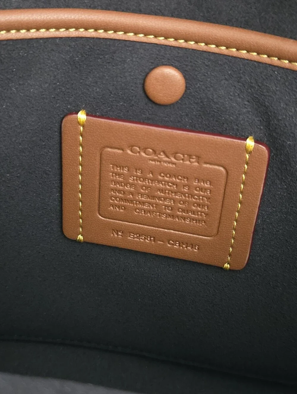 COACH SOFT EMPIRE CARRYALL BAG 28 IN LOVED LEATHER - Picture 9 of 14